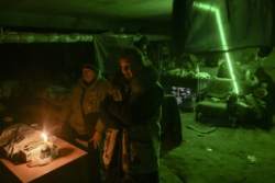 Харьковчане укрываются в подвале школы, 27 марта
