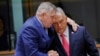 Крепкая мужская дружба союзников Кремля: Роберт Фицо (слева) и Виктор Орбан