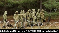 Беларускія сілавкі на беларуска-польскай мяжы. Архіўнае фота