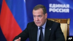 დმიტრი მედვედევი