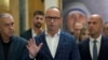 Analistët thonë se e ardhmja e partisë më të madhe të serbëve në Kosovë, e cila ka mbështetjen e Beogradit, është e paqartë.