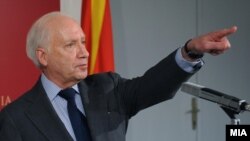 Foto nga arkivi