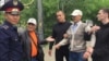 Задержание бывшего сотрудника полиции Альбека Ергазиева после одиночного пикета. Уральск, 31 мая 2018 года.