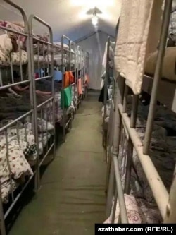 COVID-19 şübheli näsaglar üçin karantin lageri, Türkmenabat, sentýabr, 2020.