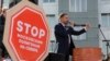 Олег Михайлов (тогда – депутат Горсовета Сыктывкара) участвует в акции протеста против мусорного полигона в Шиесе. Июнь 2019 года Фотография: Pavel Stepanov (RFE/RL)