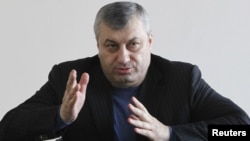 Юрий Дзиццойты уверен, что экс-президент Кокойты по-прежнему удерживает контроль над действующими органами власти