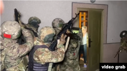 Как утверждается, фигурантки якобы фотографировали российские военные объекты и передавали снимки украинской стороне