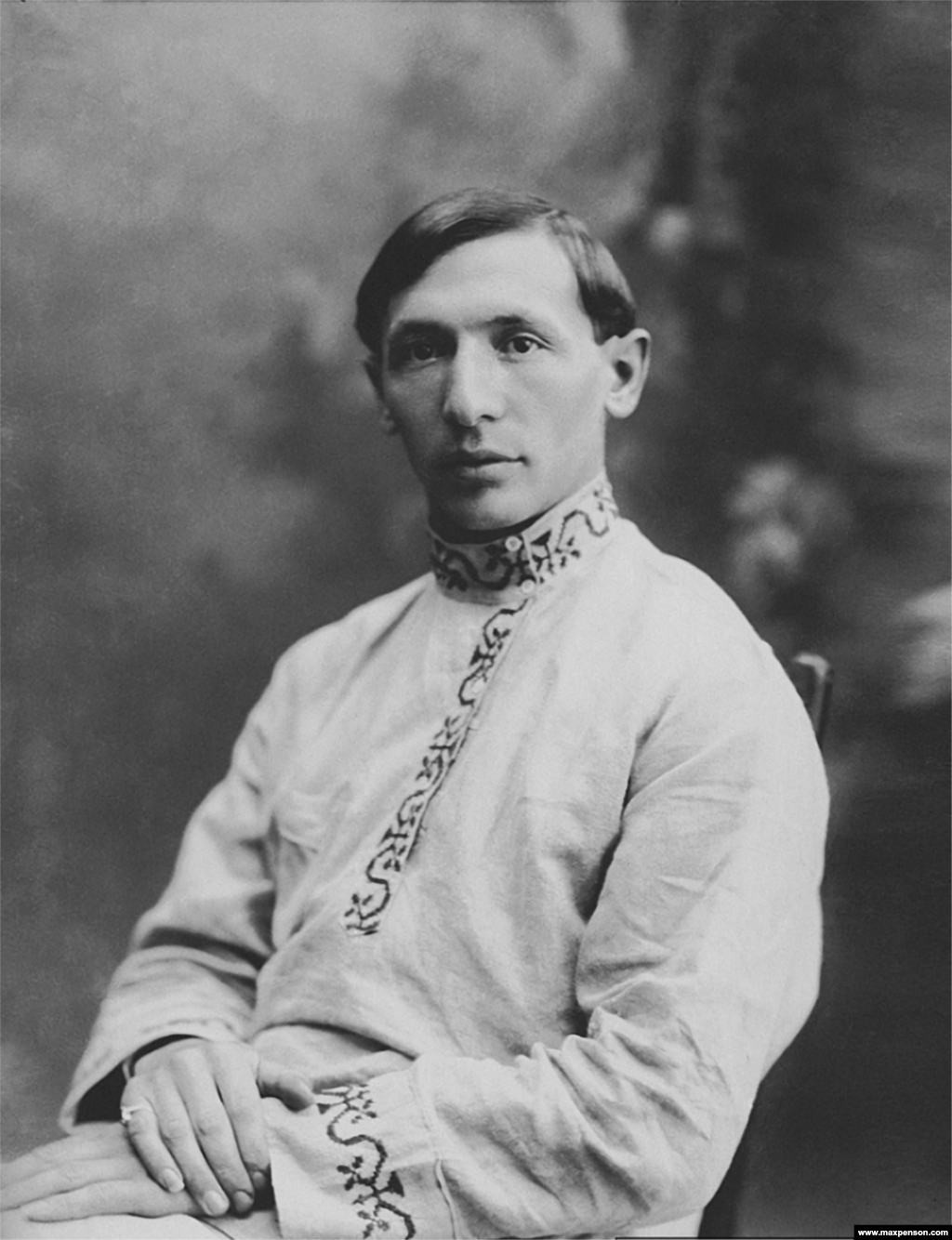 Max PensonPenson was born into a Jewish family in western Russia in 1893. He relocated to today’s Uzbekistan in 1914 where he taught himself photography. From 1926, he worked as a photojournalist.
