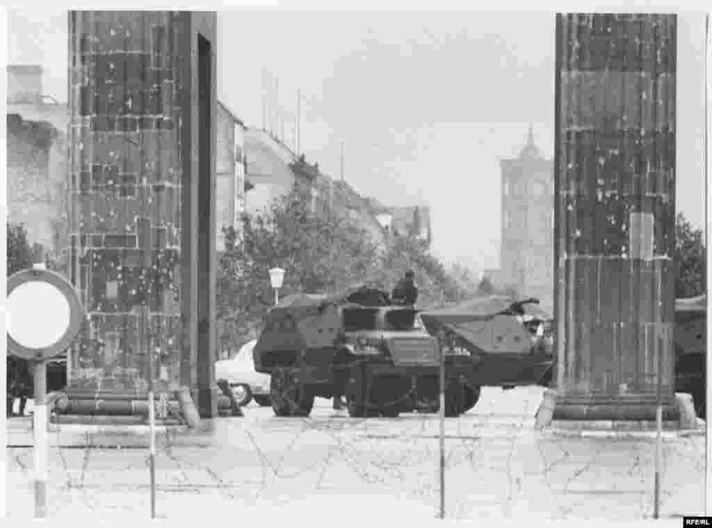 Looking through the Brandenburg Gate from West to East Berlin in 1961.