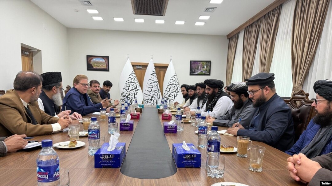 دیدار محمد صادق خان، نماینده ویژه پاکستان برای افغانستان با امیرخان متقی، سرپرست وزارت خارجه حکومت طالبان در کابل