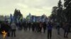 Нам дали по 200 гривень, але я серцем за Майдан – учасник провладного мітингу