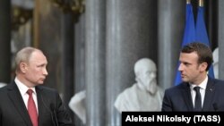 Президент России Владимир Путин и президент Франции Эммануэль Макрон, 29 мая 2017 года