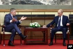 Роберт Фицо на переговорах с Владимиром Путиным в Пекине 2 сентября